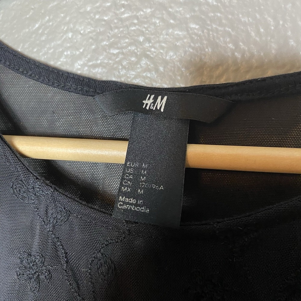H&M Black T Shirt with Lace Top & Sleeves Women's Size  Medium - Picture 3 of 4